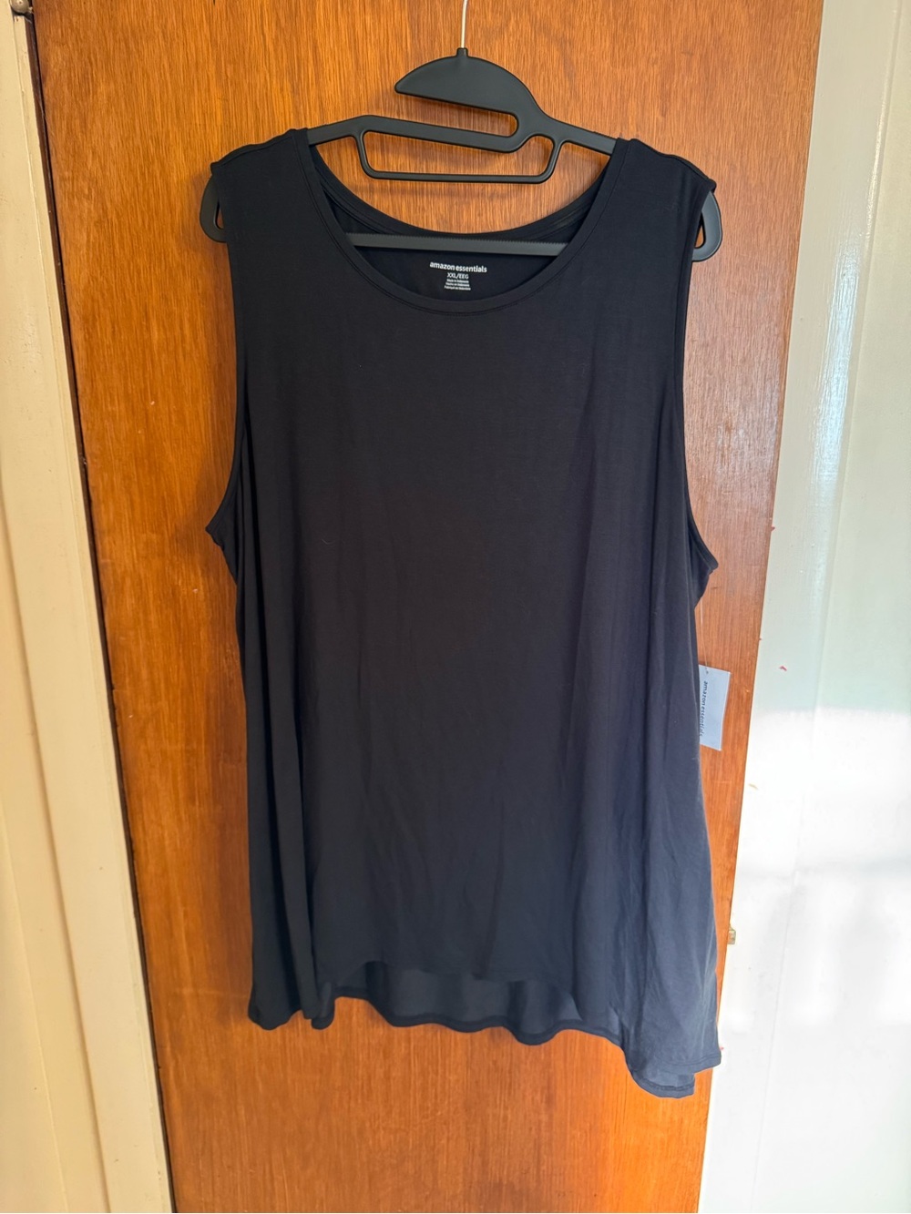 New With Tags, Amazon Essentials Scoop Neck Women’s Swing Black Tank Top Size 2X